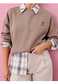 Sinsay - Bluza crewneck z nadrukiem - brązowy. Kolor: brązowy. Wzór: nadruk #1