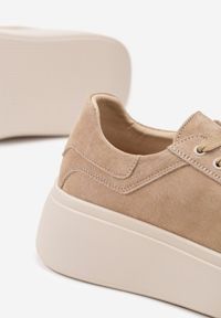 Renee - Beżowe Sneakersy z Naturalnego Zamszu na Platformie Nalirette. Okazja: na co dzień. Kolor: beżowy. Materiał: zamsz. Obcas: na platformie #3