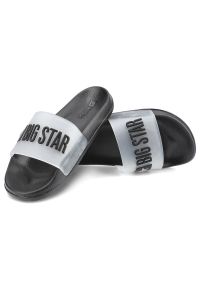 Big-Star - Czarne Klapki Big Star Modne Damskie Buty Na Lato. Okazja: do domu. Kolor: czarny. Wzór: aplikacja. Sezon: lato. Styl: wakacyjny