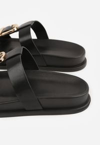 Born2be - Czarne Klapki z Ozdobną Klamrą i Paskiem Kaidine. Okazja: na co dzień. Kolor: czarny. Materiał: jeans. Sezon: lato. Styl: casual, klasyczny #8