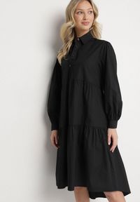 Born2be - Czarna Bawełniana Sukienka Koszulowa o Rozkloszowanym Kroju Olenias. Okazja: na co dzień. Kolor: czarny. Materiał: bawełna. Typ sukienki: koszulowe. Styl: casual #1