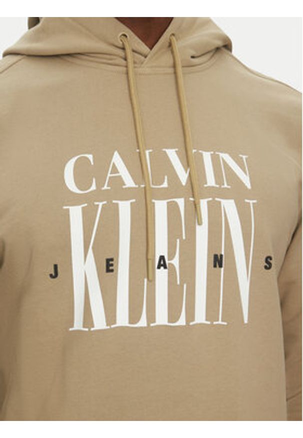 Calvin Klein Jeans Bluza Serif Font Graphic J30J327520 Zielony Regular Fit. Kolor: zielony. Materiał: bawełna