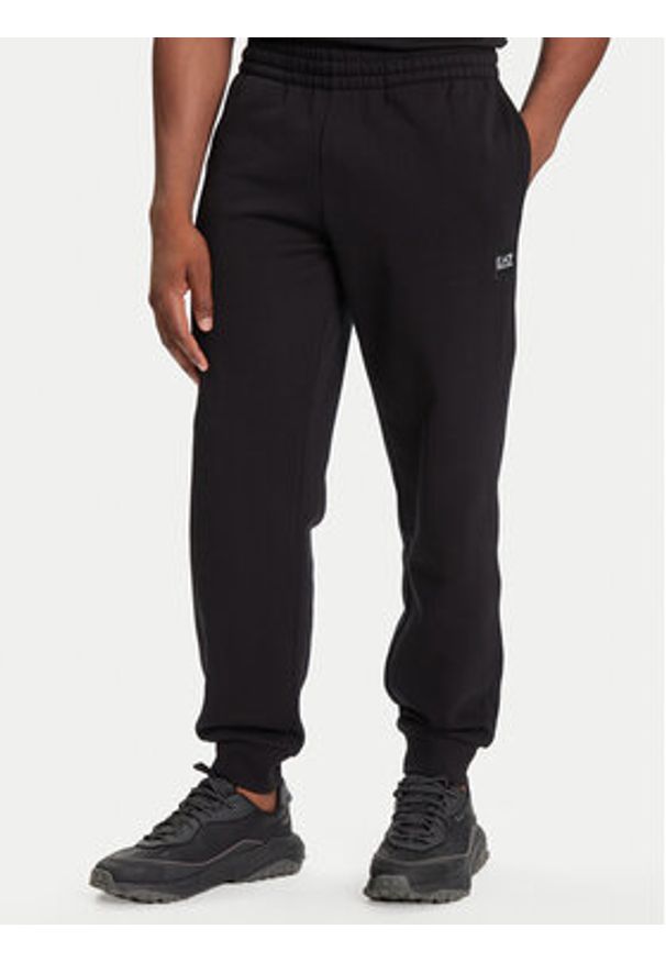 EA7 Emporio Armani Dres 7M000914 AF10377 UC001 Czarny Modern Fit. Kolor: czarny. Materiał: bawełna