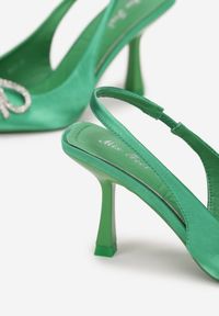 Born2be - Zielone Szpilki Naidel. Nosek buta: szpiczasty. Kolor: zielony. Materiał: materiał, satyna, skóra ekologiczna, guma. Wzór: aplikacja. Obcas: na szpilce. Styl: elegancki, glamour, wizytowy. Wysokość obcasa: średni #4