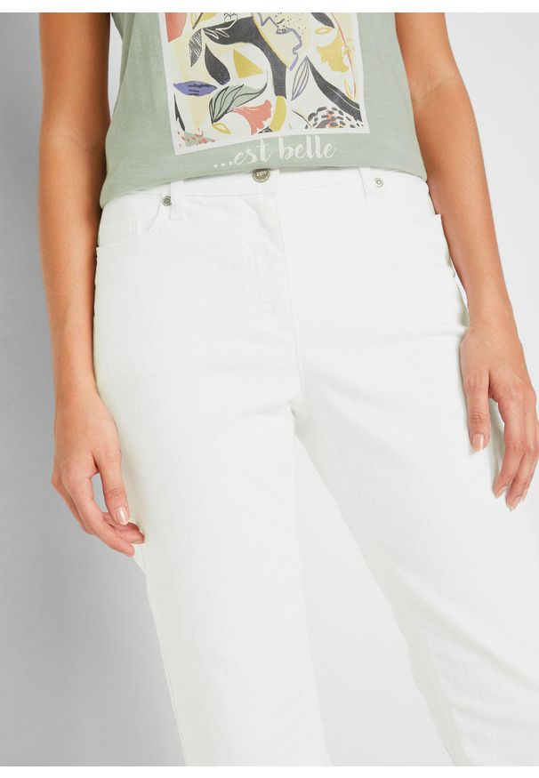 bonprix - Bermudy dżinsowe ze stretchem i wygodnym paskiem. Kolor: biały