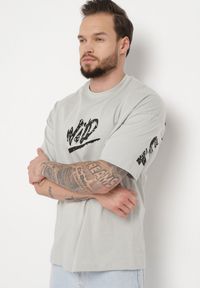 Born2be - Szara Koszulka Bawełniana z Nadrukiem Anfria. Kolor: szary. Materiał: bawełna. Wzór: nadruk. Styl: elegancki #5