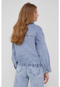 Answear Lab kurtka jeansowa damska przejściowa oversize. Kolor: niebieski. Materiał: jeans. Styl: wakacyjny #4