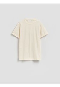 Reserved - Strukturalny t-shirt comfort fit - złamana biel. Materiał: bawełna, dzianina #1