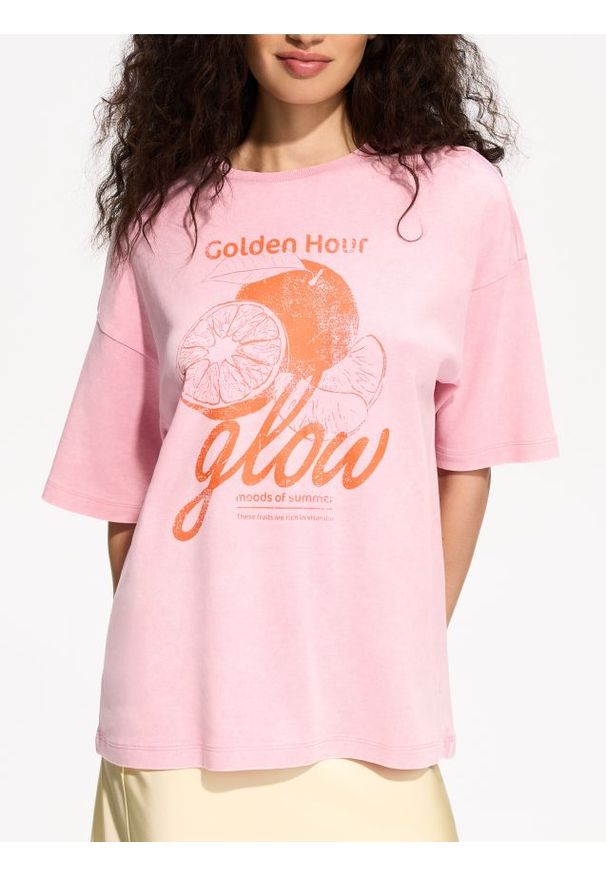 Reserved - T-shirt z nadrukiem - różowy. Kolor: różowy. Materiał: bawełna, dzianina. Wzór: nadruk
