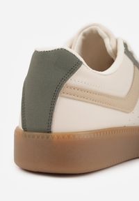 Born2be - Zielone Sneakersy na Grubej Podeszwie z Ozdobnymi Wstawkami Galivia. Okazja: na co dzień. Nosek buta: okrągły. Zapięcie: sznurówki. Kolor: beżowy. Materiał: jeans, materiał. Obcas: na obcasie. Wysokość obcasa: niski #4