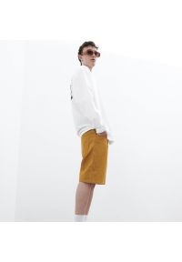 Reserved - Bawełniane szorty regular - Żółty. Kolor: żółty. Materiał: bawełna