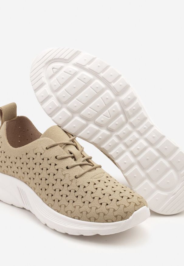 Born2be - Ciemnobeżowe Sneakersy z Ażurową Cholewką Uliravia. Okazja: na co dzień. Kolor: beżowy. Szerokość cholewki: normalna. Wzór: ażurowy