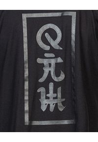 ROBERT KUPISZ - Czarny t-shirt ORIENT MONSHO LONGSLEEVE. Kolor: czarny. Materiał: bawełna. Długość rękawa: długi rękaw. Długość: długie. Wzór: nadruk. Styl: klasyczny #4