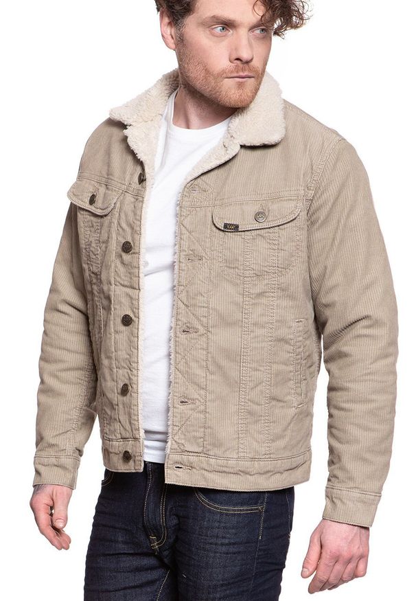 Lee - KURTKA ZIMOWA LEE SHERPA JACKET BEIGE L87AQM97 112122866. Materiał: bawełna, jeans, materiał, sztruks. Wzór: jednolity, nadruk, kolorowy. Sezon: zima. Styl: sportowy, vintage, klasyczny, elegancki