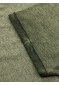 Ombre Clothing - Bawełniany męski t-shirt V-neck z dzianiny z efektem sprania - oliwkowy V9 OM-TSWT-0242 - XXL. Okazja: na co dzień. Typ kołnierza: dekolt w serek. Kolor: oliwkowy. Materiał: dzianina, bawełna. Wzór: melanż. Styl: klasyczny, vintage, casual #9