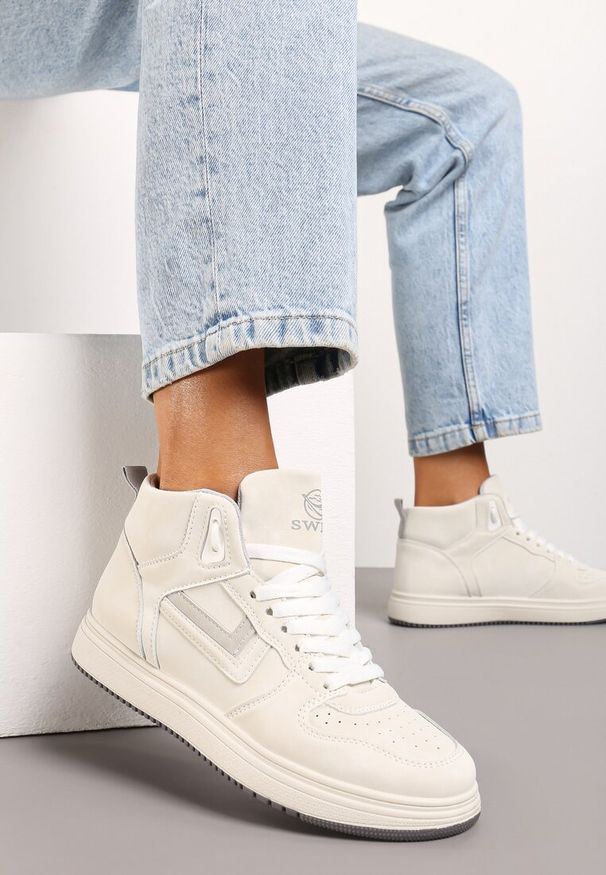 Renee - Beżowo-Szare Sneakersy Maeramia. Okazja: na co dzień. Kolor: beżowy. Materiał: jeans, jersey