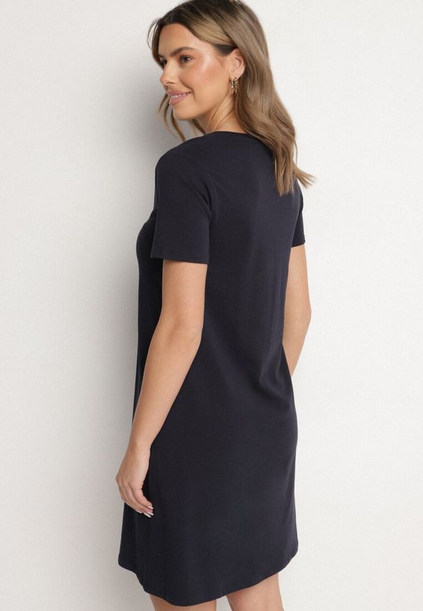 Born2be - Granatowa Bawełniana Sukienka o Kroju Typu T-shirt Nilisea. Kolor: niebieski. Materiał: bawełna