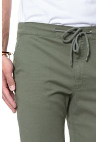 Lee - SPODENKI LEE DRAWSTRING SHORT LICHEN GREEN L73ULB82. Materiał: materiał