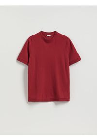 Reserved - T-shirt regular ze strukturalnej dzianiny - czerwony. Kolor: czerwony. Materiał: dzianina #1