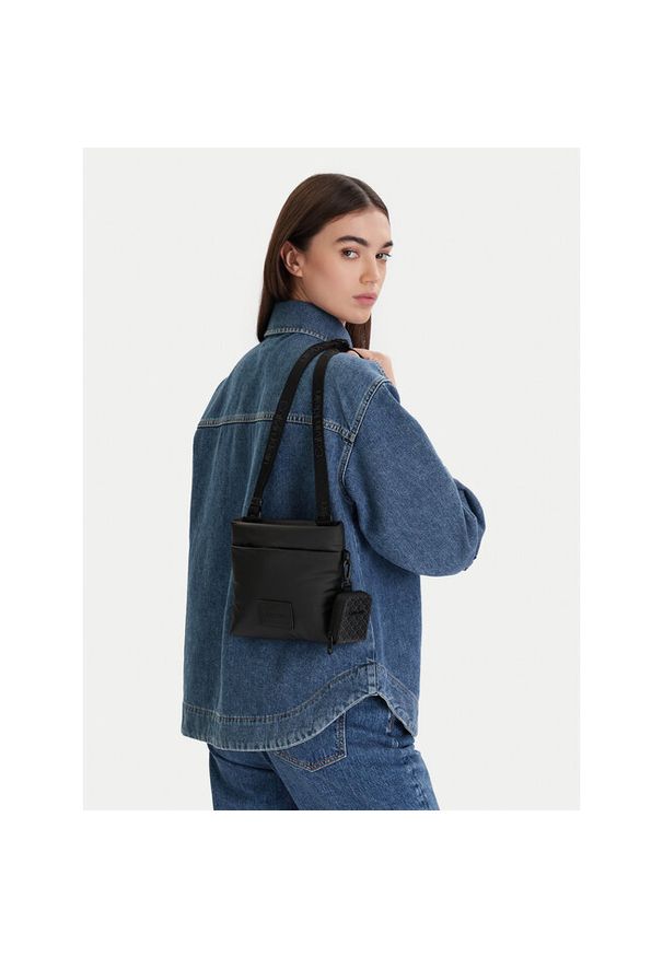 Saszetka Calvin Klein. Kolor: czarny