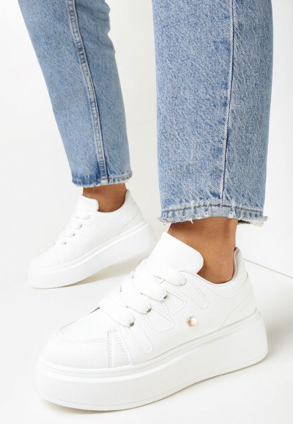 Born2be - Białe Sneakersy na Platformie Revin. Kolor: biały. Obcas: na platformie