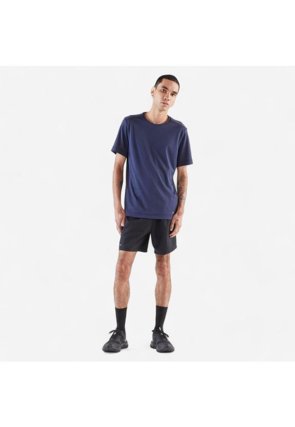 Decathlon - Koszulka do biegania męska Kiprun Run 100 Dry. Kolor: niebieski. Materiał: poliester, materiał. Sport: bieganie