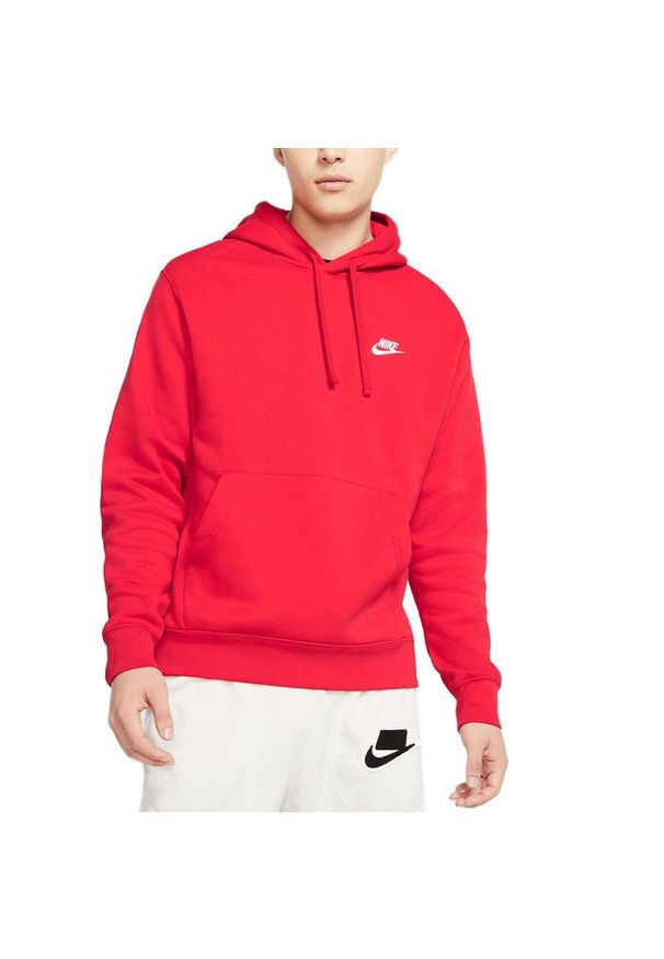 Bluza Nike Sportswear Club Fleece BV2654-657 - czerwona. Okazja: na co dzień. Typ kołnierza: kaptur. Kolor: czerwony. Materiał: bawełna, poliester. Styl: sportowy, klasyczny, casual