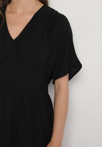 Born2be - Czarna Sukienka z Bawełną i Górą w Stylu Nietoperza Filenia. Okazja: na co dzień. Kolor: czarny. Materiał: bawełna. Styl: casual #7