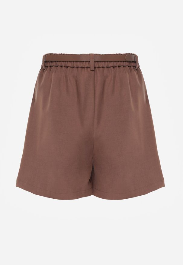 Born2be - Brązowe Szorty Typu Bermudy z Paskiem i Prostokątną Klamrą Tinalora. Okazja: na co dzień. Kolor: brązowy. Sezon: lato. Styl: elegancki, casual