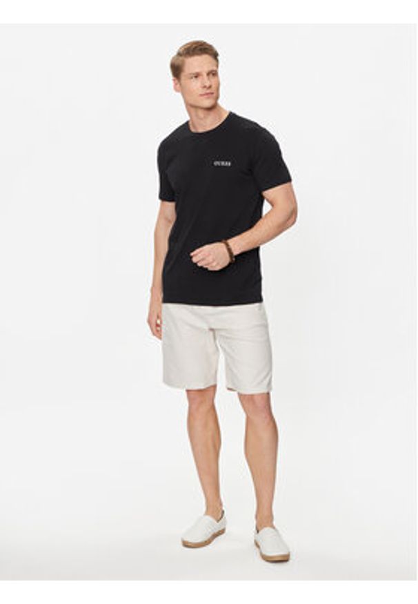 Guess Szorty materiałowe Mick M4GD02 WFBXA Écru Regular Fit. Materiał: bawełna