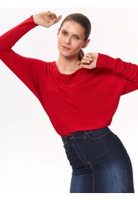 TOP SECRET - Sweter długi rękaw damski. Okazja: na co dzień. Kolor: czerwony. Materiał: dzianina. Długość rękawa: długi rękaw. Długość: długie. Styl: casual #1