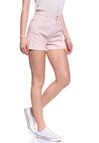 Wrangler - DAMSKIE SPODENKI WRANGLER RETRO BOY SHORT PRETTY PINK W244DM14C. Stan: podwyższony. Kolor: różowy. Styl: retro #3