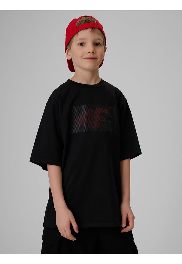 4f - 4F T-shirt loose z nadrukiem chłopięcy - czarny 146/152 (10-12 lat). Okazja: na co dzień. Kolor: czarny. Materiał: dzianina, bawełna, materiał. Wzór: nadruk. Sezon: lato. Styl: casual, klasyczny