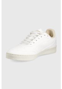 Superdry buty kolor biały. Nosek buta: okrągły. Zapięcie: sznurówki. Kolor: biały. Materiał: guma