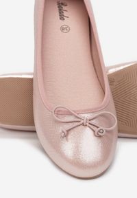 Renee - Różowe Balerinki Nospe. Nosek buta: okrągły. Zapięcie: bez zapięcia. Kolor: różowy. Szerokość cholewki: normalna. Wzór: aplikacja #6
