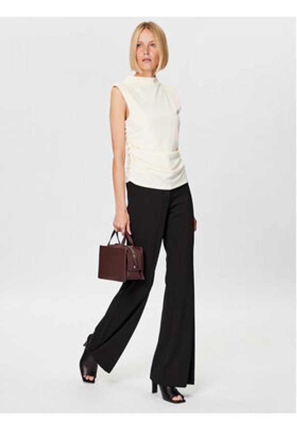 DKNY Spodnie materiałowe P2RKAO19 Czarny Flare Fit. Kolor: czarny. Materiał: syntetyk, materiał