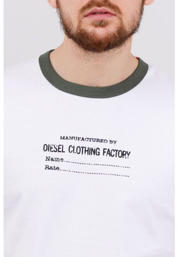 Diesel - DIESEL Biały t-shirt męski z lamówką w kolorze khaki. Kolor: biały. Materiał: prążkowany. Wzór: nadruk