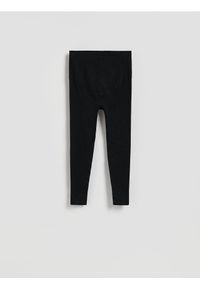 Reserved - Bezszwowe legginsy - czarny. Kolor: czarny. Materiał: dzianina. Wzór: prążki