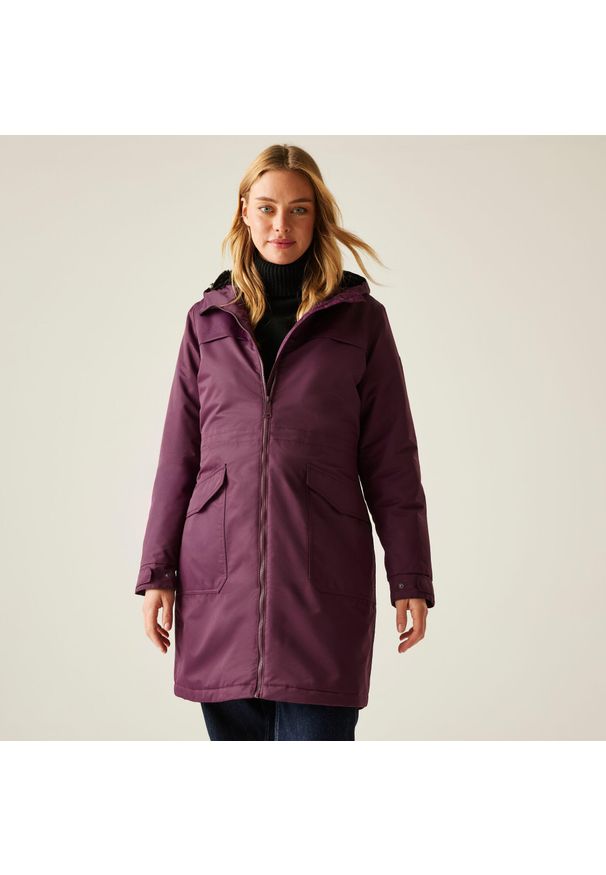 Kurtka przeciwdeszczowa z kapturem damska Regatta Romine II. Typ kołnierza: kaptur. Kolor: fioletowy. Sezon: zima