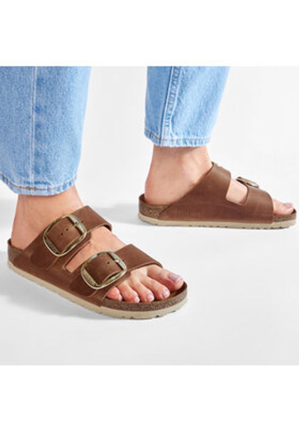 Birkenstock Klapki Arizona Big Buckle 1011073 Brązowy. Kolor: brązowy. Materiał: skóra