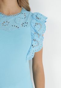Born2be - Niebieska Bluzka z Koronkową Falbanką Anda. Kolor: niebieski. Materiał: koronka. Wzór: aplikacja, ażurowy #5