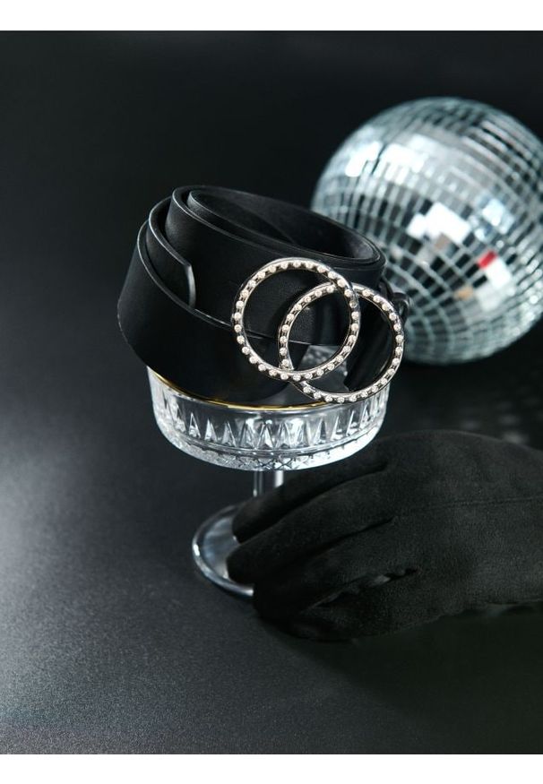 Sinsay - Pasek z dekoracyjną klamrą z cyrkoniami - czarny. Kolor: czarny