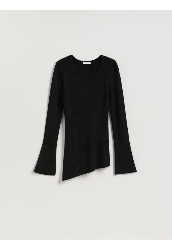 Reserved - Sweter z asymetrycznym dołem - czarny. Kolor: czarny. Materiał: dzianina, wiskoza