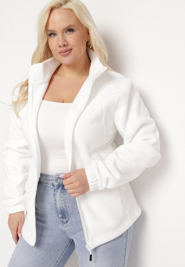 Born2be - Biała Bluza na Suwak o Klasycznym Kroju z Kołnierzem i Kieszeniami Lathmini. Okazja: na co dzień. Kolor: biały. Styl: klasyczny