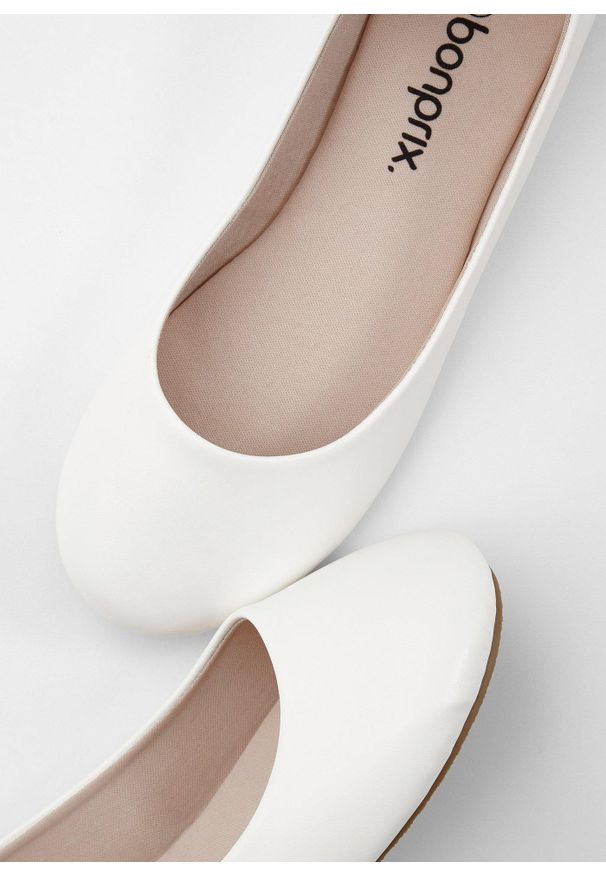 bonprix - Baleriny. Zapięcie: bez zapięcia. Kolor: biały