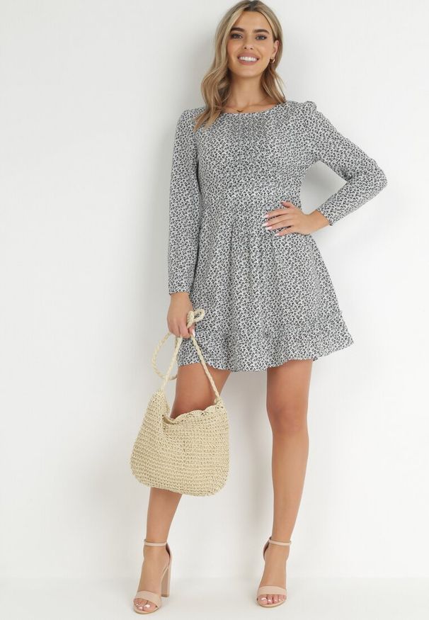 Born2be - Biała Sukienka Evithophis. Kolor: biały. Długość rękawa: długi rękaw. Wzór: aplikacja. Styl: elegancki. Długość: mini
