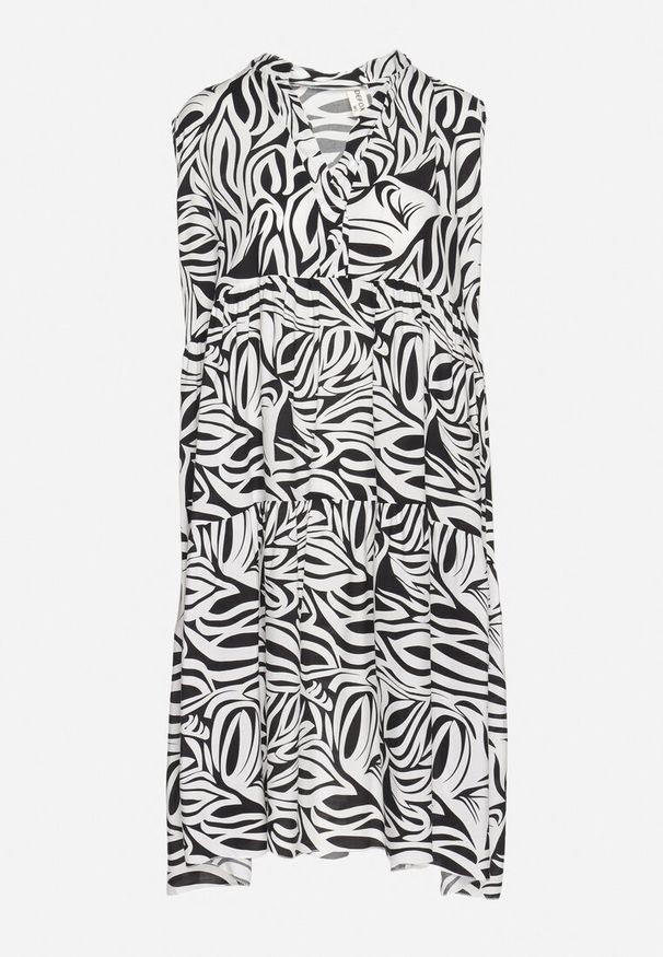 Born2be - Czarna Bawełniana Rozkloszowana Sukienka z Geometrycznym Wzorem Annivaria. Okazja: na co dzień. Typ kołnierza: dekolt w kształcie V. Kolor: czarny. Materiał: bawełna. Wzór: geometria. Typ sukienki: rozkloszowane. Styl: klasyczny, casual, elegancki