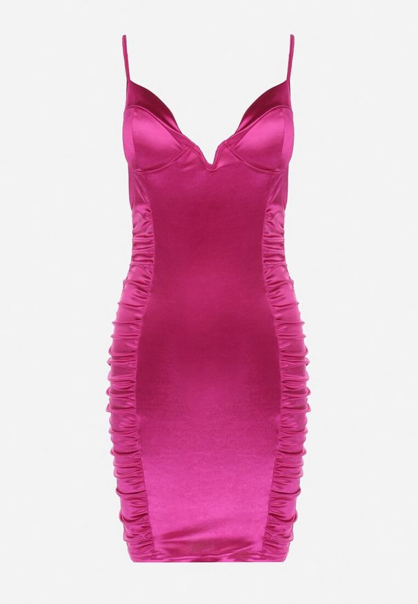 Born2be - Fuksjowa Satynowa Sukienka Mini z Drapowaniem Fegiza. Okazja: na imprezę, na randkę. Kolor: różowy. Materiał: satyna. Długość rękawa: na ramiączkach. Typ sukienki: dopasowane. Długość: mini