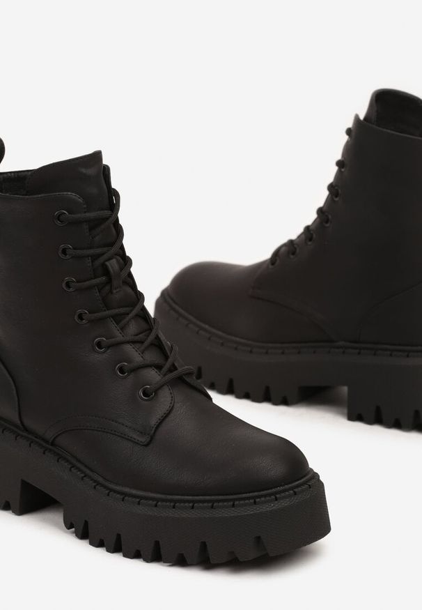 Born2be - Czarne Botki Workery na Grubej Podeszwie ze Sznurowaniem Sailia. Okazja: na co dzień. Kolor: czarny. Materiał: jeans, skóra. Styl: casual, klasyczny