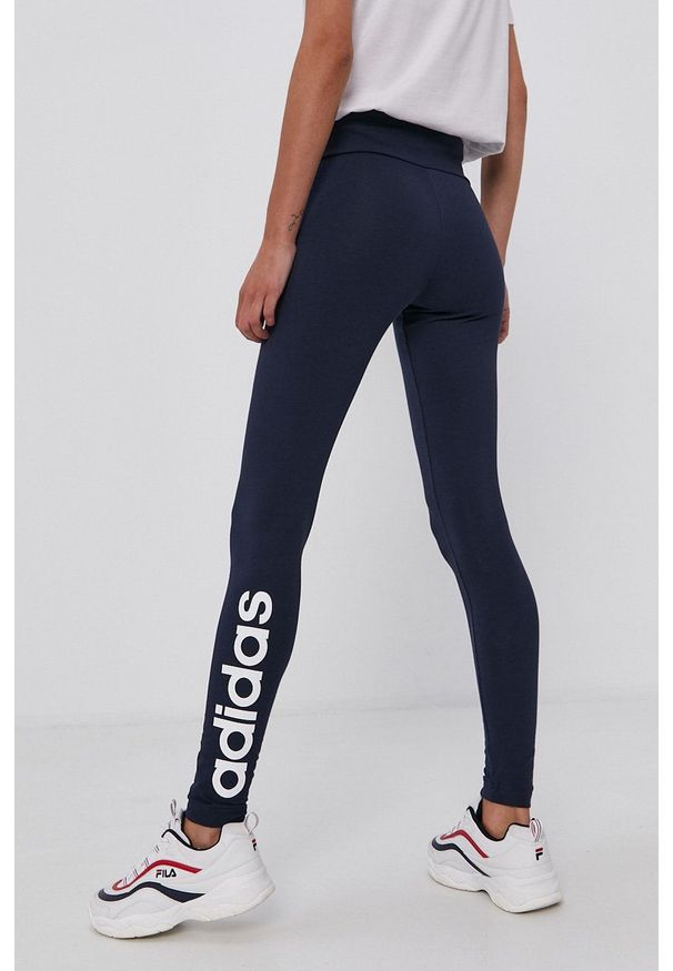 Adidas - adidas Legginsy damskie kolor granatowy z nadrukiem. Kolor: niebieski. Materiał: dzianina, bawełna. Wzór: nadruk
